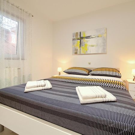 Apartmani Assa Krk クルク エクステリア 写真