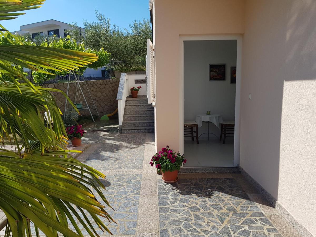 Apartmani Assa Krk クルク エクステリア 写真