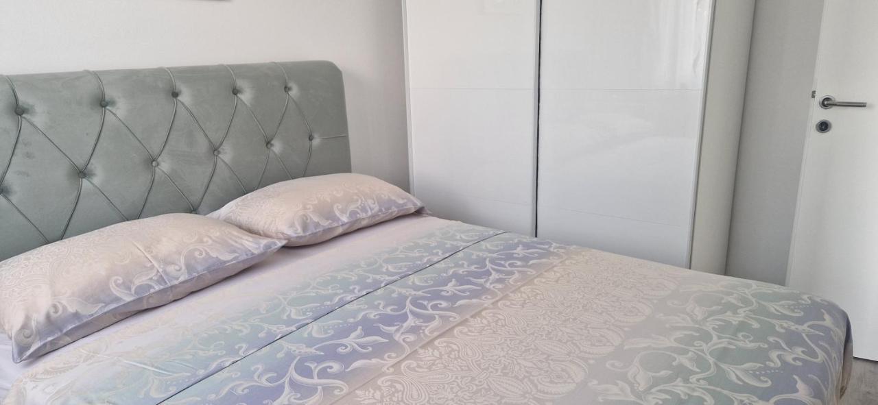 Apartmani Assa Krk クルク エクステリア 写真