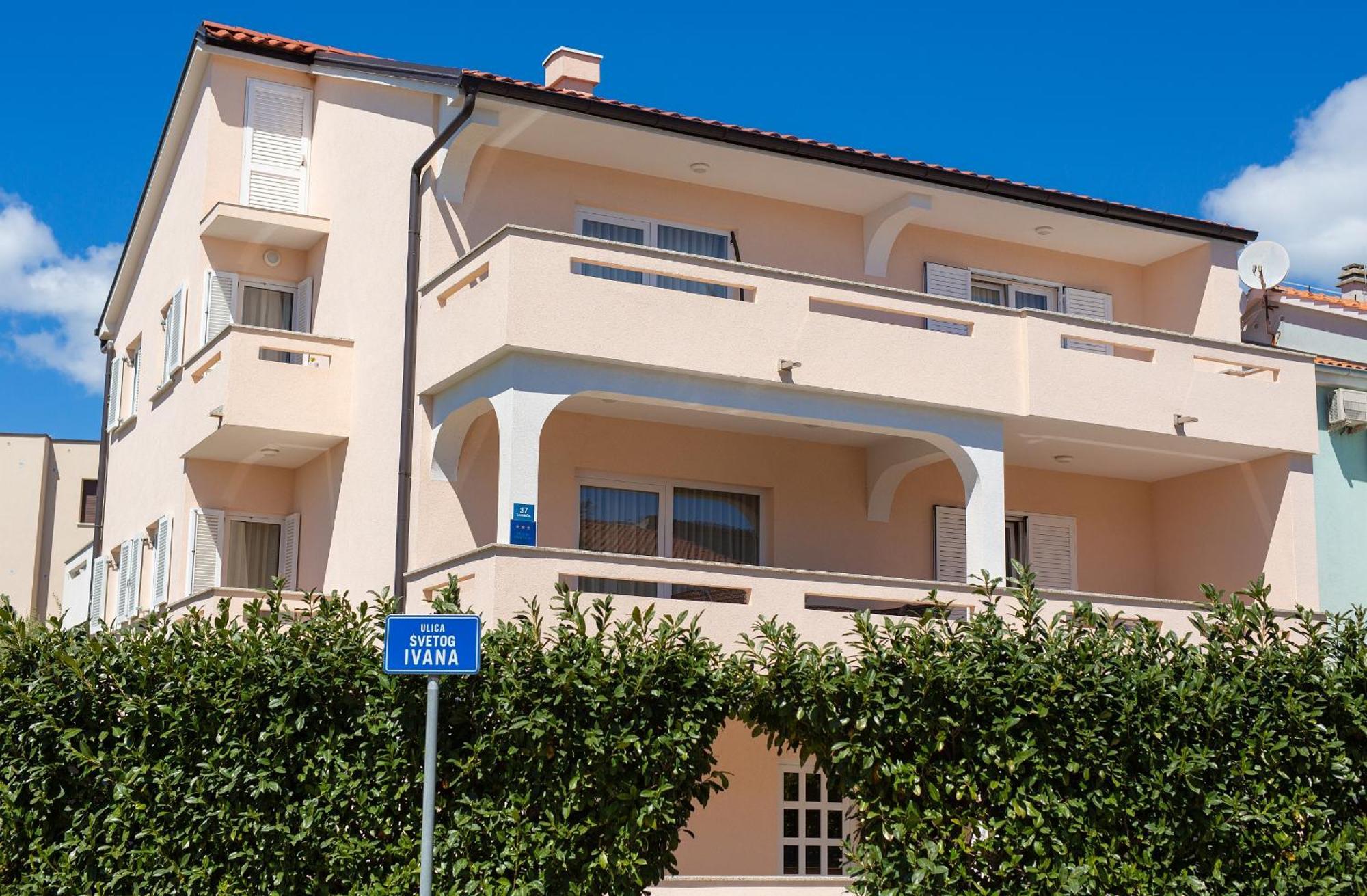 Apartmani Assa Krk クルク エクステリア 写真