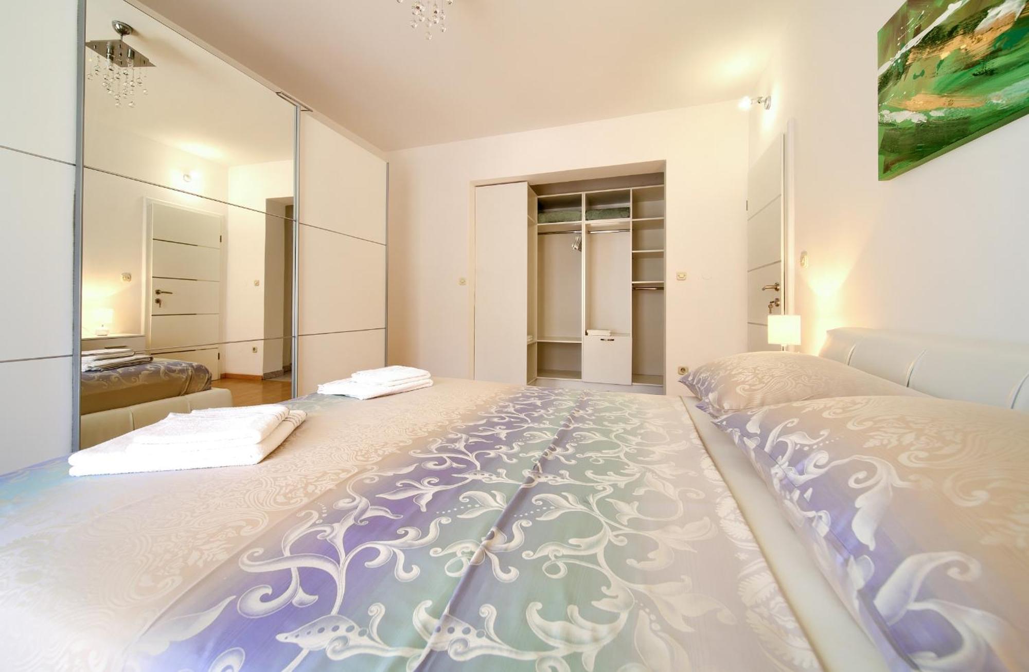 Apartmani Assa Krk クルク エクステリア 写真