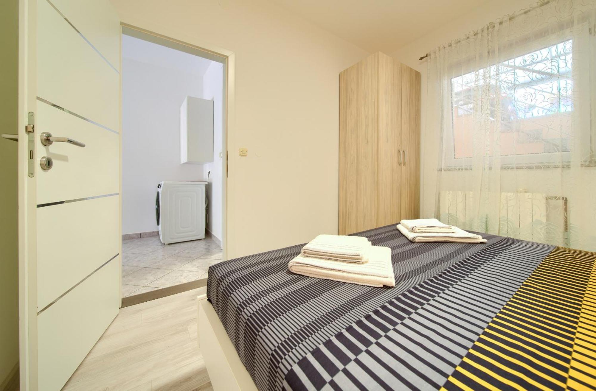 Apartmani Assa Krk クルク エクステリア 写真