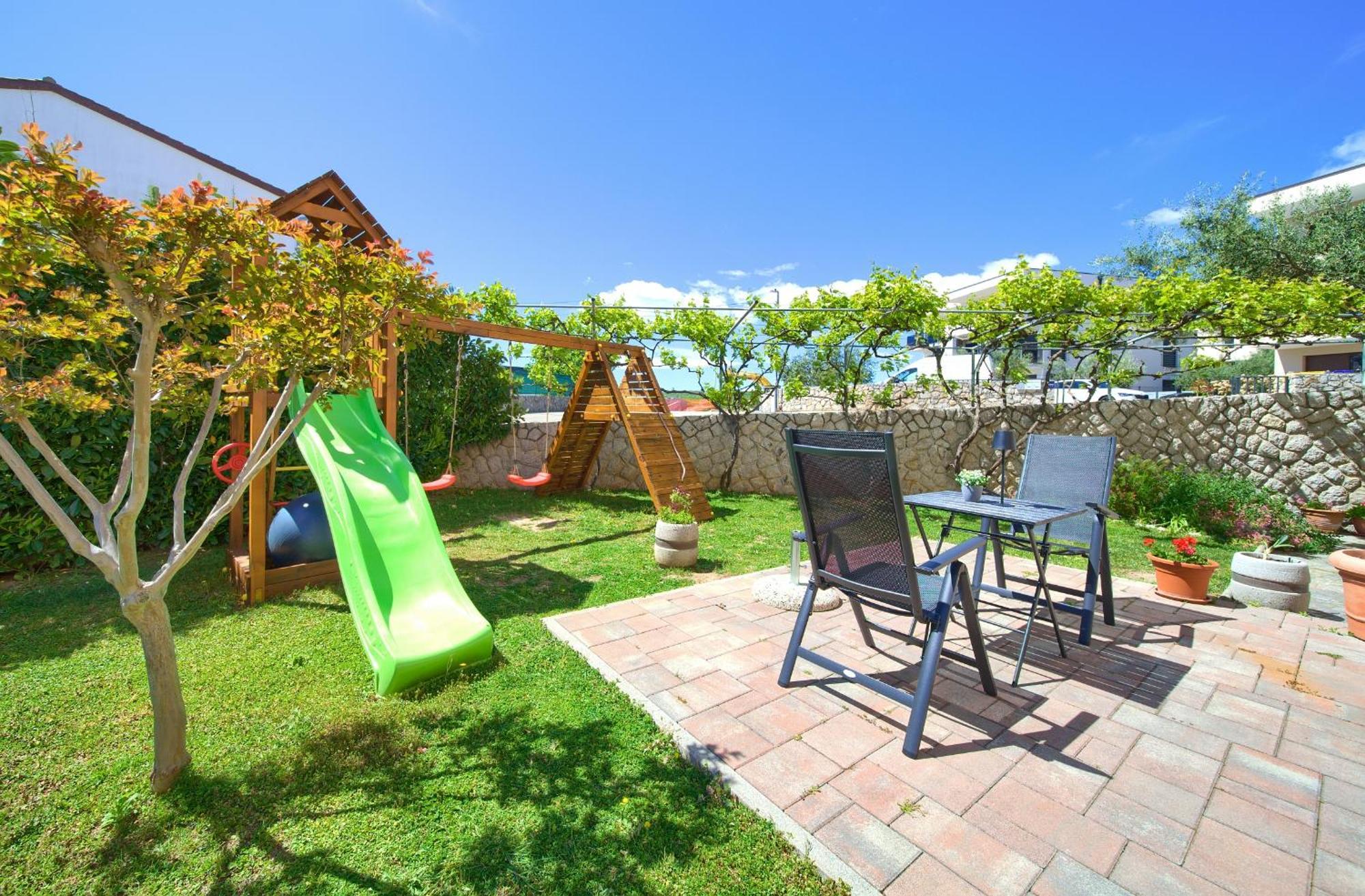 Apartmani Assa Krk クルク エクステリア 写真